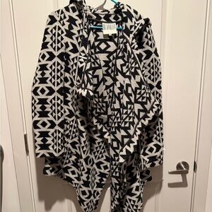 BB Dakota Monochrome Patterned Cardigan